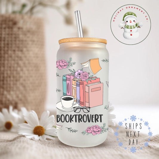 Booktrovert Glass Libbey Cup: Bookish Iced Coffee Cup (16 Oz/20 Oz)