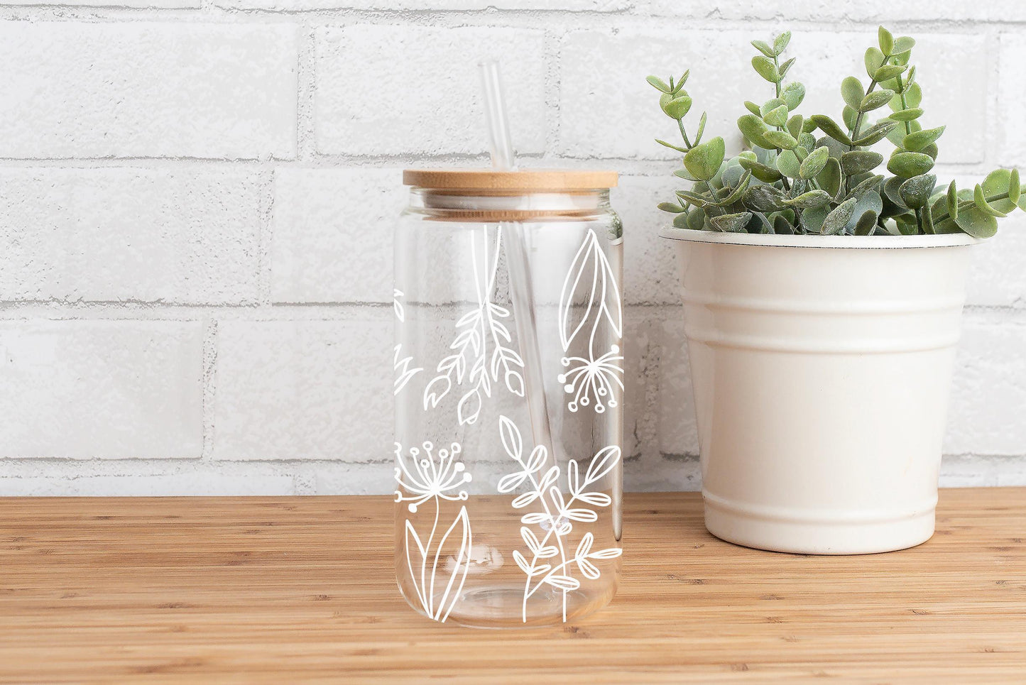 Minimal Floral Glass Tumbler, Bamboo Lid And Straw, White Line Botanical Design Coffee Cup, White Floral Glass Tumbler, Clean Aesthetic  Cup